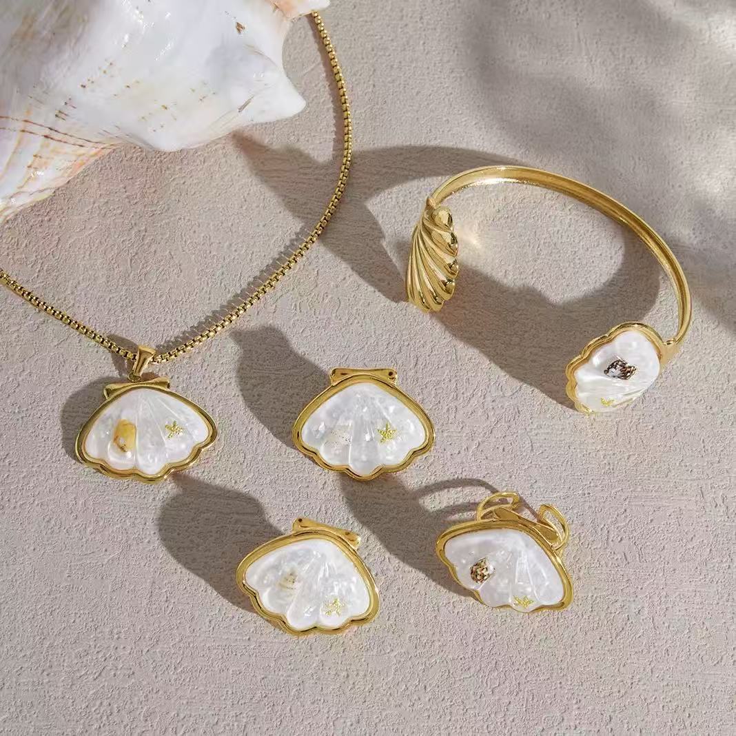 Coastal White Shell Jewelry Set