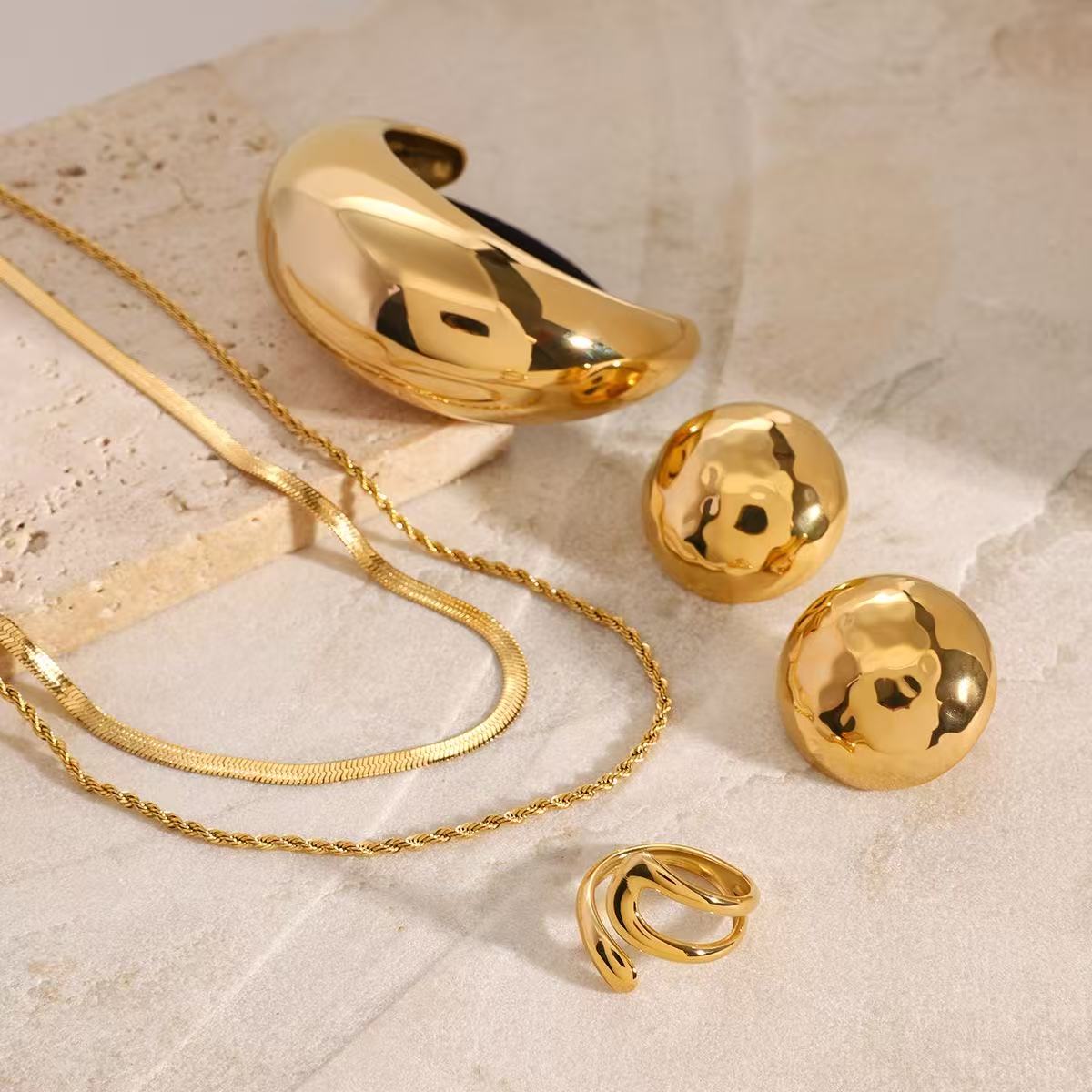Chunky Curved Gold Jewelry Set