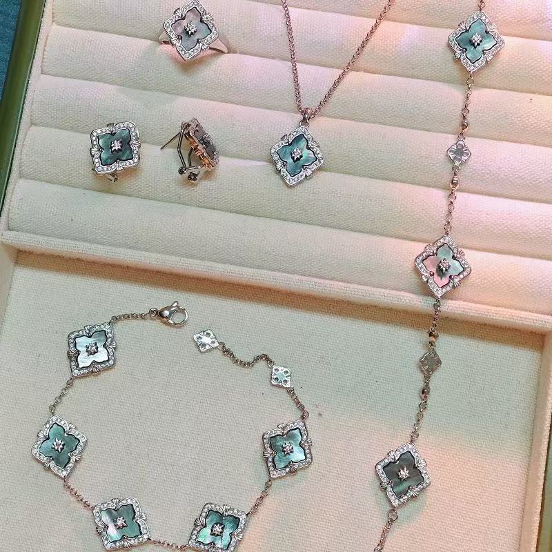 Grey Hue Clover Jewelry Set