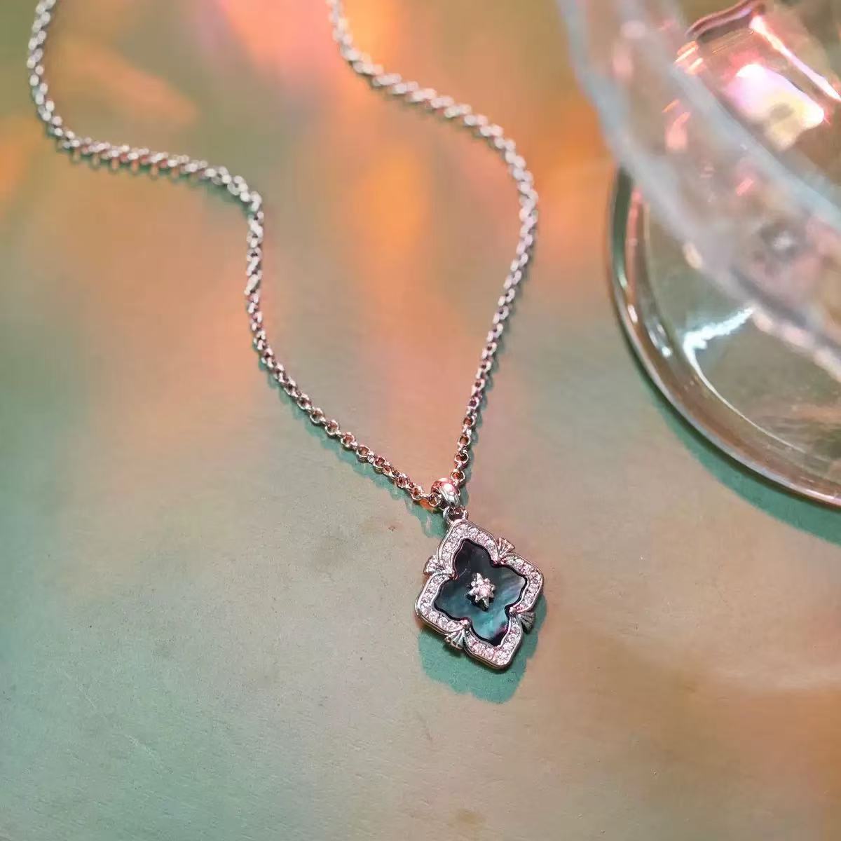 Grey Hue Clover Jewelry Set