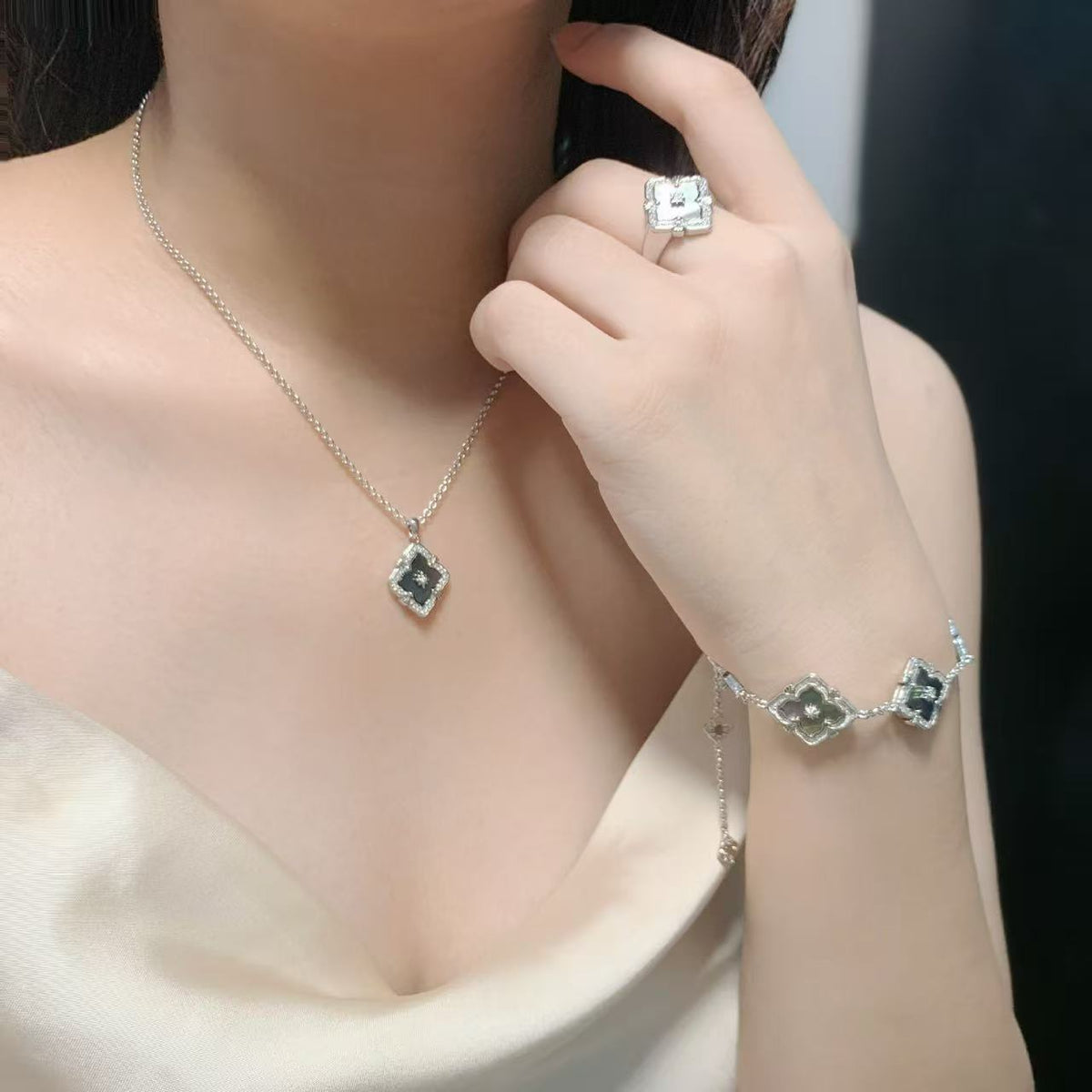 Grey Hue Clover Jewelry Set